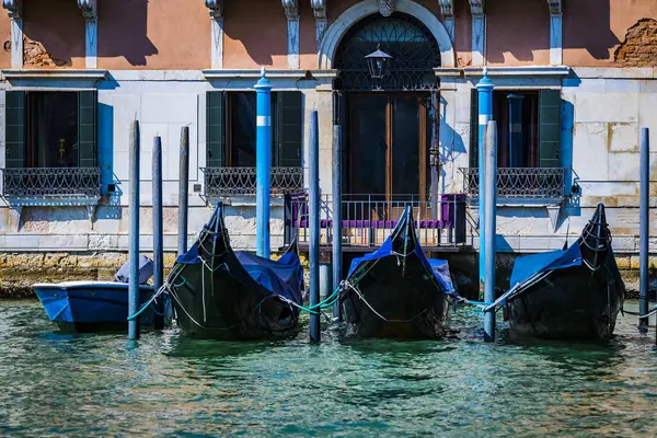 Házak Utcán Csatornák Olaszországi Velence Város Építészeti Elemek — Stock Fotó