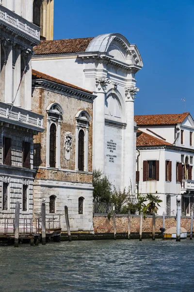 Elementos Arquitetura Casas Nas Ruas Dos Canais Cidade Veneza Itália — Fotografia de Stock