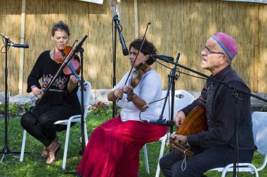 Budapeşte, Macaristan - 20 Ağustos 2017: Geleneksel halk Saint Istvn ve halk ustaları ile Macaristan ekmek ilk adil. Budapeşte. Macaristan 