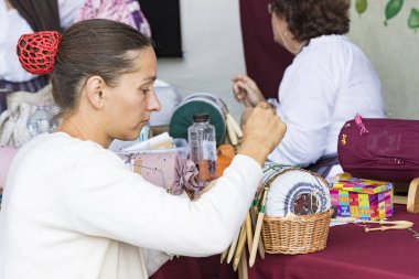 Budapeşte, Macaristan - 19 Ağustos 2017: Geleneksel halk Saint Istvn ve halk ustaları ile Macaristan ekmek ilk adil. Budapeşte. Macaristan 