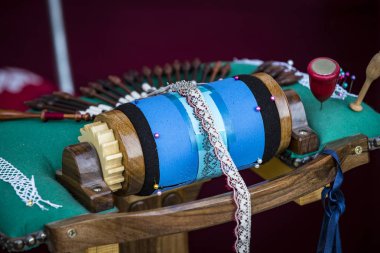 Geleneksel kadın zanaat dantel dokuma için Vintage tezgah aracı.