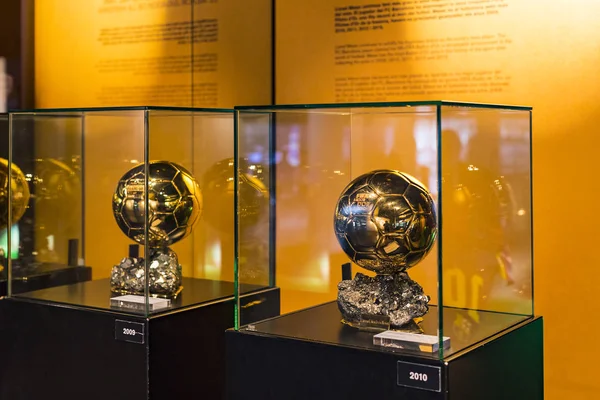 巴塞罗那 西班牙 2018年1月12日 杯子的战利品的博物馆和奖的队 巴塞罗那在阵营诺坎普 — 图库照片