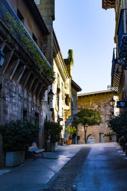 Barcelona, İspanya - 13 Ocak 2018: mimari karmaşık Poble Espanyol ülkenin geleneksel mimarisinin. Barselona'da düzenlenen bir uluslararası sergi için 1929 yılında oluşturulan. 