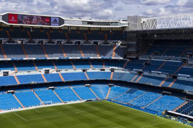 MADRID, İspanya - 25 Mart 2018: Real Madrid Futbol Kulübü Kraliyet Stadyumu Tribünleri . 