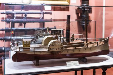 Madrid, İspanya - 28 Mart 2018:İspanya Donanması'nın Madrid tarihindeki Denizcilik Müzesi tarihi eser modellerini . 