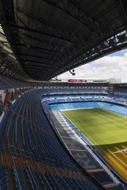 MADRID, İspanya - 25 Mart 2018: Real Madrid Futbol Kulübü Kraliyet Stadyumu Tribünleri . 