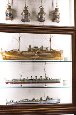 Madrid, İspanya - 28 Mart 2018:İspanya Donanması'nın Madrid tarihindeki Denizcilik Müzesi tarihi eser modellerini . 