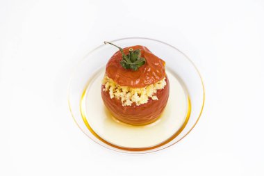 Beyaz arka planda catering ziyafet resepsiyonlarda içecekler için mini kanepeler.