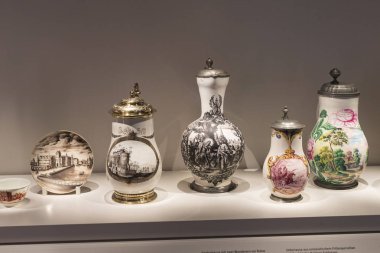 MÜZİK, Almanya - 27 Kasım 2018: Münih 'teki Bavyera Ulusal Müzesi' nde yemek pişirme tarihi ve koleksiyonu sergisi.