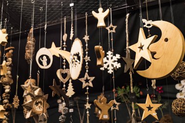 Münih, Almanya - 27 Kasım 2018: Noel Fuar Merkezi Münih'in yeni yıl ve Hatıra Eşyası turist kent sakinleri için. 