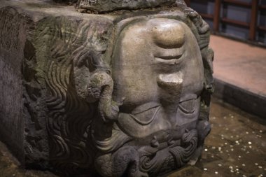 Yer altı sarnıç bazilika batık Yerebatan Saray antik Konstantinopolis günümüz Stambul tarafından en büyük.