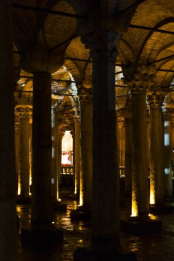 Yer altı sarnıç bazilika batık Yerebatan Saray antik Konstantinopolis günümüz Stambul tarafından en büyük.
