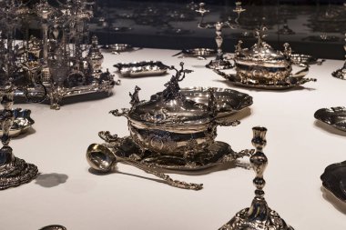 MÜZİK, Almanya - 27 Kasım 2018: Münih 'teki Bavyera Ulusal Müzesi' nde yemek pişirme tarihi ve koleksiyonu sergisi. 