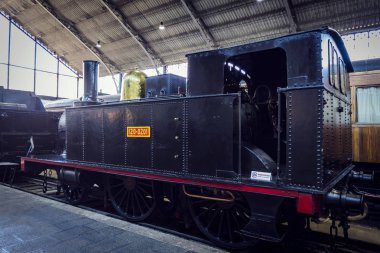 MADRID, İspanya - 27 Mart 2018: Madrid 'deki demiryolu müzesindeki tren kompartımanının iç vagonları. 