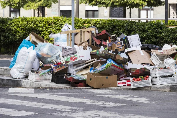 June 2018 Milan Italy Garbage Remains Street Site Street Market — Stock Photo, Image