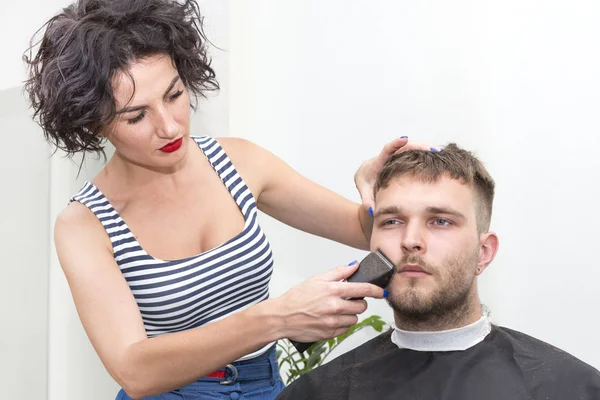 Woman Haircuts Young Guy Hairdresser — Stock Photo, Image
