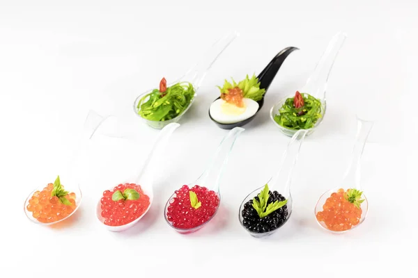 Cozinha Molecular Caviar Elementos Tiro Closeup Uma Colher Mesa Buffet — Fotografia de Stock