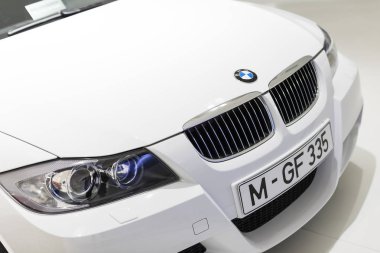 Münih, Almanya - 24 Kasım 2018: Sergi ve başarıları otomobil ve motosiklet Bmw Müzesi'nde efsanevi modellerinin ve sergiler. 