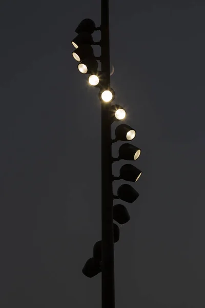 Sokak Lambaları Gökyüzüne Yakın Çekiliyor — Stok fotoğraf