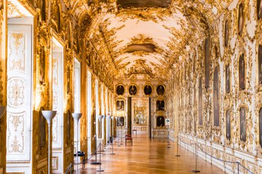 Münih, Almanya-27 Kasım 2018: müze Residenz (Münih Residenz) iç mobilya dekor unsurları, Bavyera kralları. 