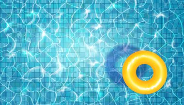 Yüzme havuzunda mavi su, halkalar, dalgalar ve röfle. 
