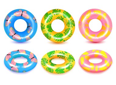 Beyaz arka planda yüzme halkaları. Su ve sahil için şişirilebilir plastik oyuncak ya da yolculuk güvenliği.