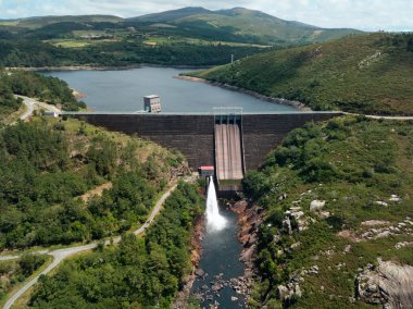 Hidroelektrik Enerji Üretimi Ezaro İspanya Barajı at