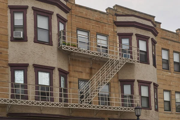 Vieux Bâtiment Pierre Avec Sortie Secours Fer — Photo