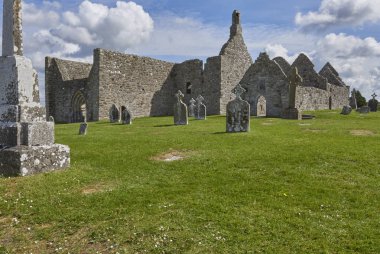 Clonmacnoise Manastırı