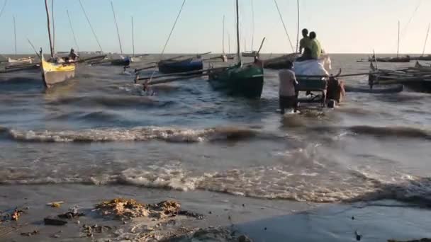 Madagascar. Port de Tuléar . — Video