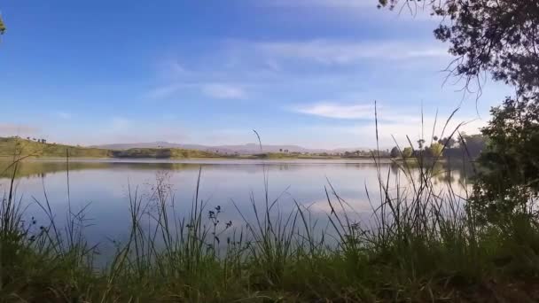 Madagaskar. Lake nära Antsirabe. — Stockvideo
