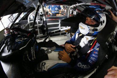 26 Mayıs 2018 - Concord, Kuzey Carolina, ABD: Kyle Larson (42) askıları içine arabasını Charlotte Motor Speedway Concord, Kuzey Carolina, Coca-Cola 600 için uygulamaya.