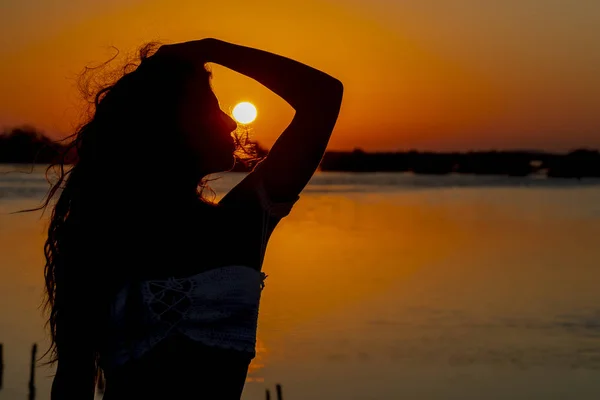 Beautiful Hispanic Brunette Model Enjoying Morning Sun Sunrise — Stock Photo, Image