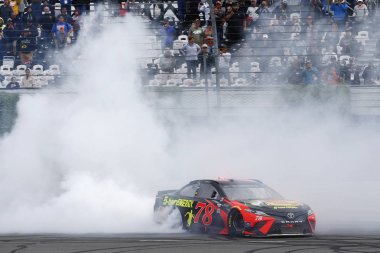 03 Haziran 2018 - uzun gölet, Pennsylvania, ABD: Martin Truex, Jr (78) WINS Pocono 400 Pocono Raceway, uzun gölet, Pennsylvania.
