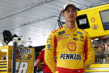 02 Haziran 2018 - uzun gölet, Pennsylvania, ABD: Joey Logano (22) asmak dışarı Pocono Raceway uzun gölet, Pennsylvania Pocono 400 için uygulamaları sırasında garajında.