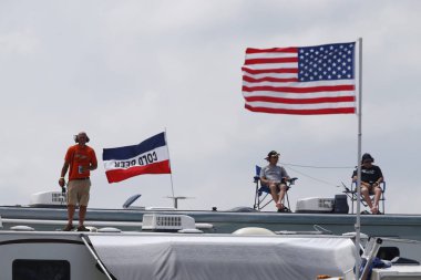 02 Haziran 2018 - uzun gölet, Pennsylvania, ABD: Hayranları göz üzerinde iç saha Pocono yeşil 250 sırasında üzerinden uzun gölet, Pennsylvania Pocono Raceway.