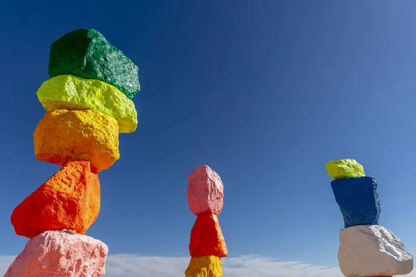 Sete Montanhas Mágicas Escultura Adiciona Respingo Cor Deserto Perto Las — Fotografia de Stock
