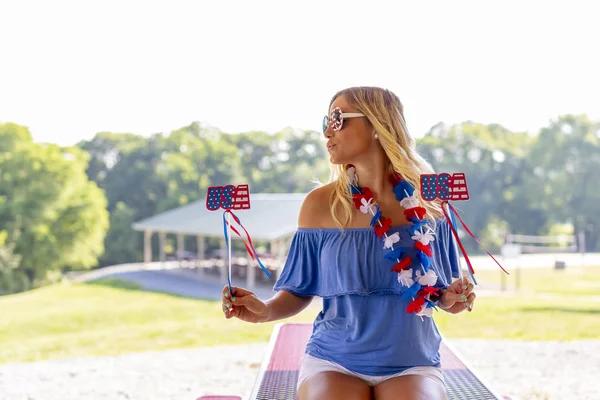 Patriotisk Blond Modell Roligt Juli Semester — Stockfoto