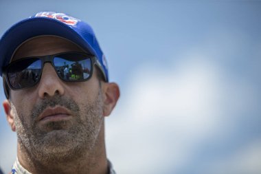 08 Haziran 2018 - Fort Worth, Teksas, ABD: Tony Kanaan (14) Brezilya hazırlar Dxc teknoloji 600 Fort Worth, Teksas Teksas Motor Speedway, hak kazanmak için parçayı almak.