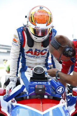 08 Haziran 2018 - Fort Worth, Teksas, ABD: Matheus Leist (4) Brezilya hazırlar Dxc teknoloji 600 Fort Worth, Teksas Teksas Motor Speedway, hak kazanmak için parçayı almak.
