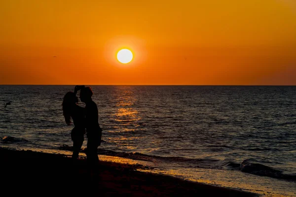 İki arkadaş birbirlerinin zevk açık bir ortamda şirket