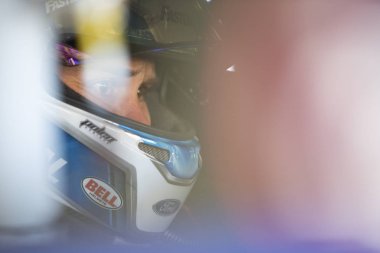22 Haziran 2018 - Sonoma, California, ABD: Ricky Stenhouse, Jr (17) Toyota/kaydet Mart 350 Sonoma Raceway Sonoma, California, pratik için parça almak hazır hale getirilir .