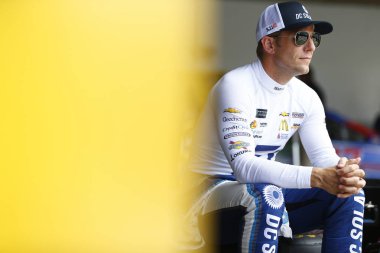 05 Temmuz 2018 - Daytona Beach, Florida, ABD: Jamie Mcmurray (1) alır Coke sıfır şeker 400 Daytona International Speedway Daytona Beach adlı uygulamaya hazır, Florida.The Nascar Xfinity serisi takımlar Coca-Cola Firecra için parça almak