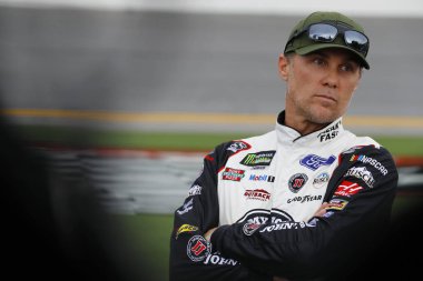 06 Temmuz 2018 - Daytona Beach, Florida, ABD: Kevin Harvick (4) asmak dışarı çukur yol onun Coke sıfır şeker 400 Daytona International Speedway Daytona Beach, Florida, koşmak eleme yapmadan önce.
