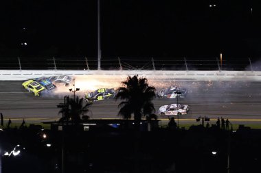 07 Temmuz 2018 - Daytona Beach, Florida, ABD: Joey Gase (00), Michael Mcdowell (34) ve Aric Almirola (10) getirmek uyarı sırasında Coke sıfır şeker 400 Daytona International Speedway, Daytona Beach, Florida ve.
