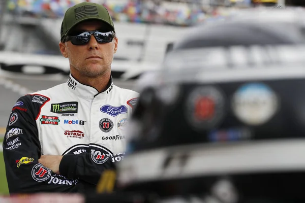 06 Temmuz 2018 - Daytona Beach, Florida, ABD: Kevin Harvick (4) asmak dışarı çukur yol onun Coke sıfır şeker 400 Daytona International Speedway Daytona Beach, Florida, koşmak eleme yapmadan önce.