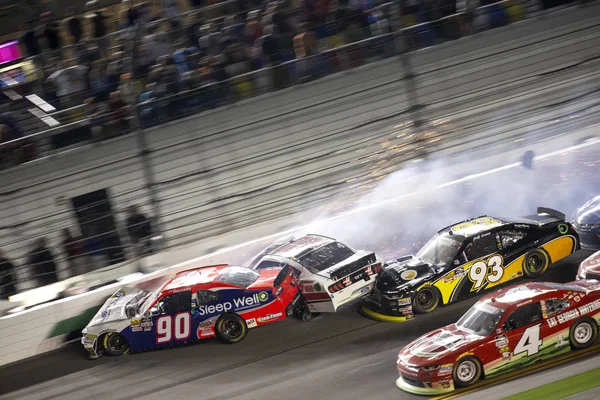 06 Temmuz 2018 - Daytona Beach, Florida, ABD: Josh Williams (90), Jeff Green (93) ve Cole Custer (00) batık Coca-Cola fişek 250 Daytona International Speedway Daytona Beach, Florida, sırasında açık streç kapalı.