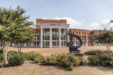 University of North Carolina, Charlotte, olarak da bilinen Unc Charlotte, Charlotte, North Carolina, Amerika Birleşik Devletleri'nde bulunan devlet araştırma üniversitesidir. UNC Charlotte teklifler 23 doktora, 64 mastır ve 140 lisans programları 