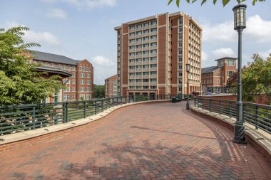 University of North Carolina, Charlotte, olarak da bilinen Unc Charlotte, Charlotte, North Carolina, Amerika Birleşik Devletleri'nde bulunan devlet araştırma üniversitesidir. UNC Charlotte teklifler 23 doktora, 64 mastır ve 140 lisans programları 