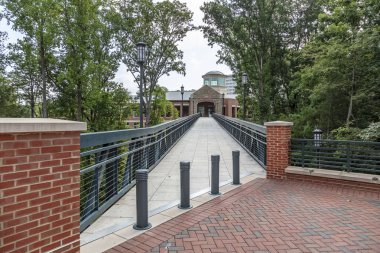 University of North Carolina, Charlotte, olarak da bilinen Unc Charlotte, Charlotte, North Carolina, Amerika Birleşik Devletleri'nde bulunan devlet araştırma üniversitesidir. UNC Charlotte teklifler 23 doktora, 64 mastır ve 140 lisans programları 